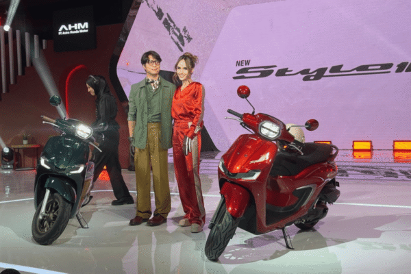 Honda Luncurkan Kembaran Stylo 160: Skutik Retro yang Desainnya Saingi Filano dan Fazzio