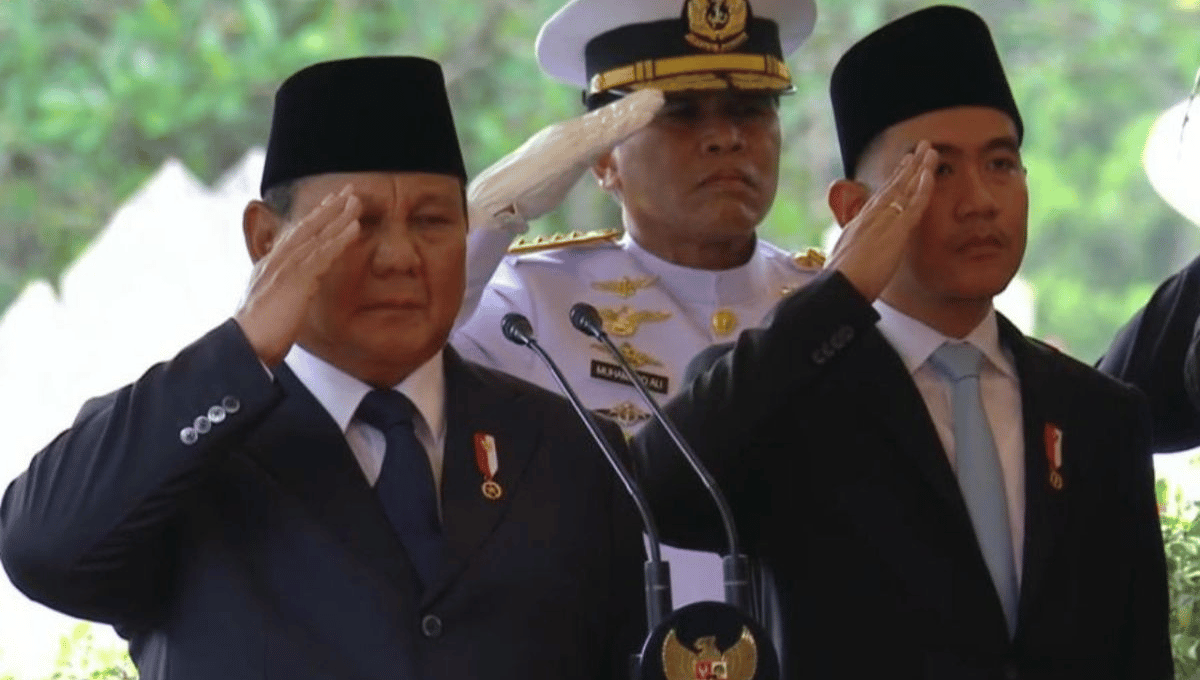 Presiden Prabowo Pimpin Upacara Pemakaman Try Sutrisno di TMP Kalibata